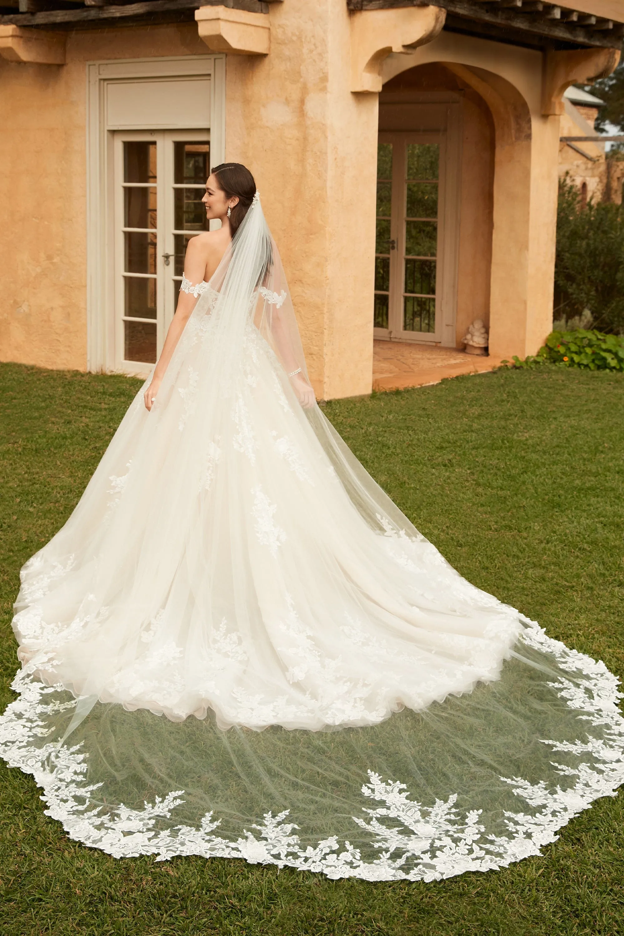 Sophia Tolli: Y12248 - Rebekah