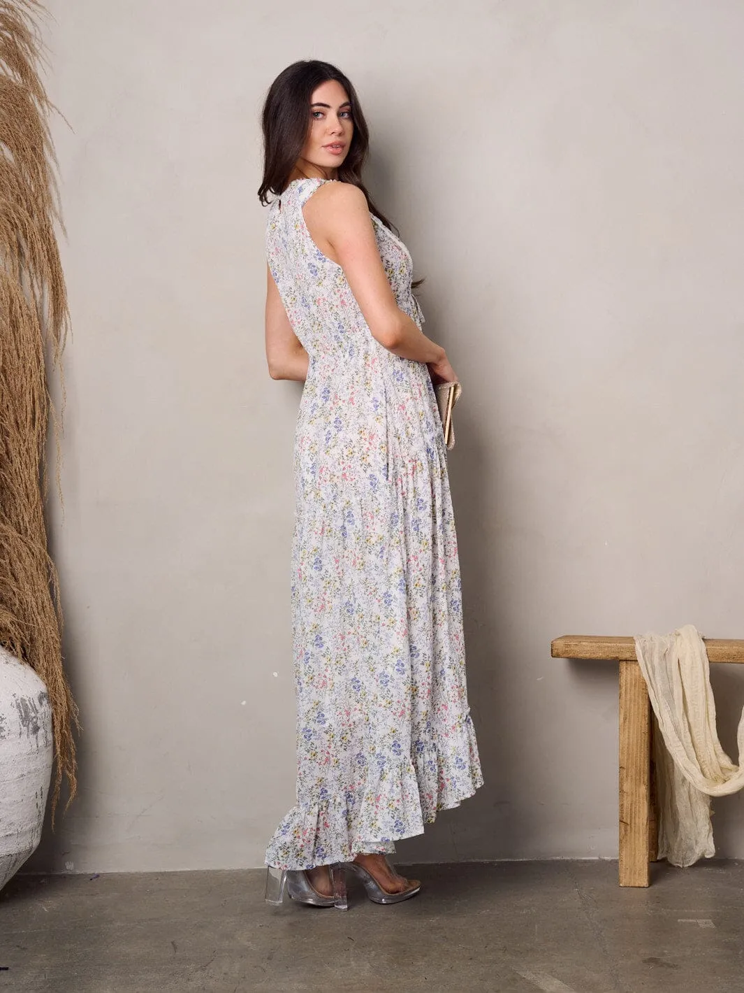 WOMEN'S SLEEVELESS V-NECK FLORAL MAXI DRESS